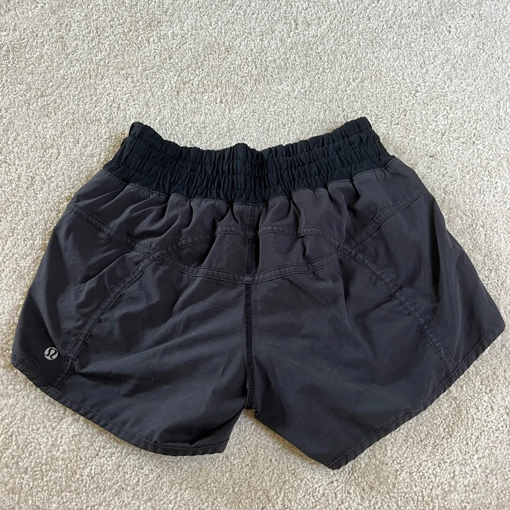 LULULEMON Tracker Shorts - Picture 2 of 5